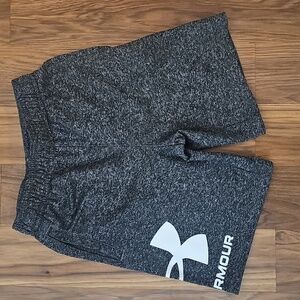 Under Armour Boys Gray Shorts, Size 7